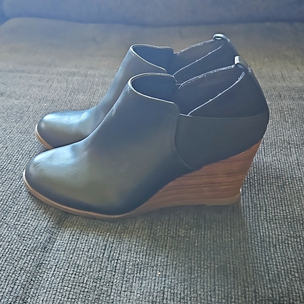 Women's dr Scholles sz 8 wedge heels